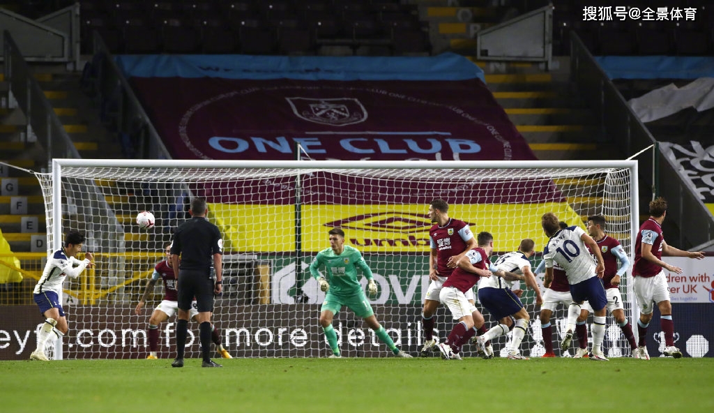  斯图加特前锋状态火热，连续三场破门领跑射手榜前列  