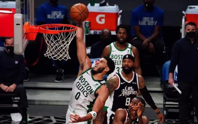  塔图姆末节独揽15分，凯尔特人逆转终结热火不败金身