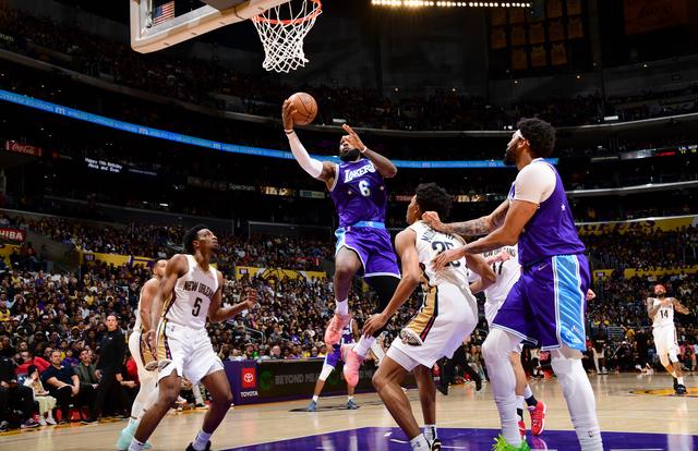  穆雷准绝杀跳投命中，马刺主场险胜鹈鹕